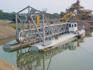 14" L-Series dredge with Linear Cutter